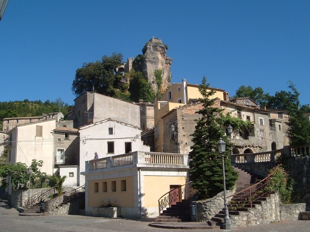 Solidarietà al sindaco Candreva e alla comunità di Falconara