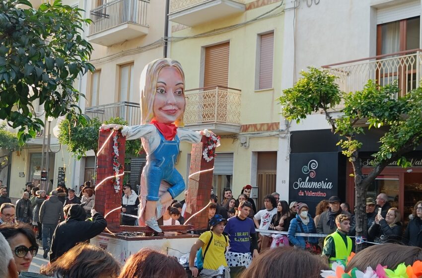  Successo e sorrisi per il Carnevale del Tirreno 2023