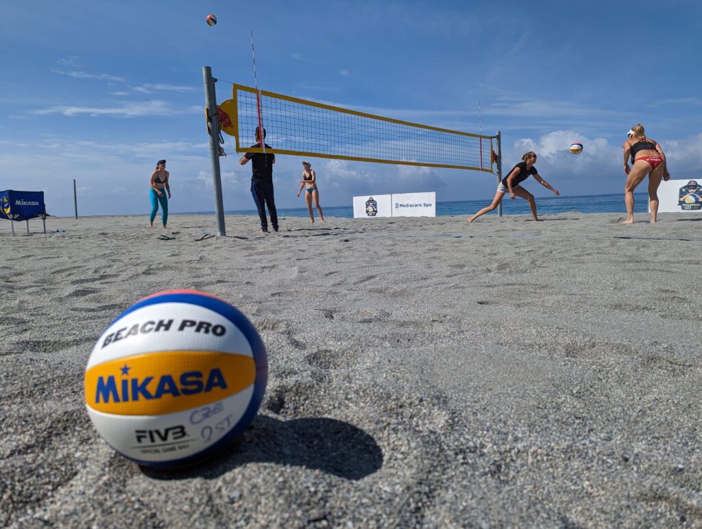 La nazionale italiana e ceca di beach volley ad Amantea