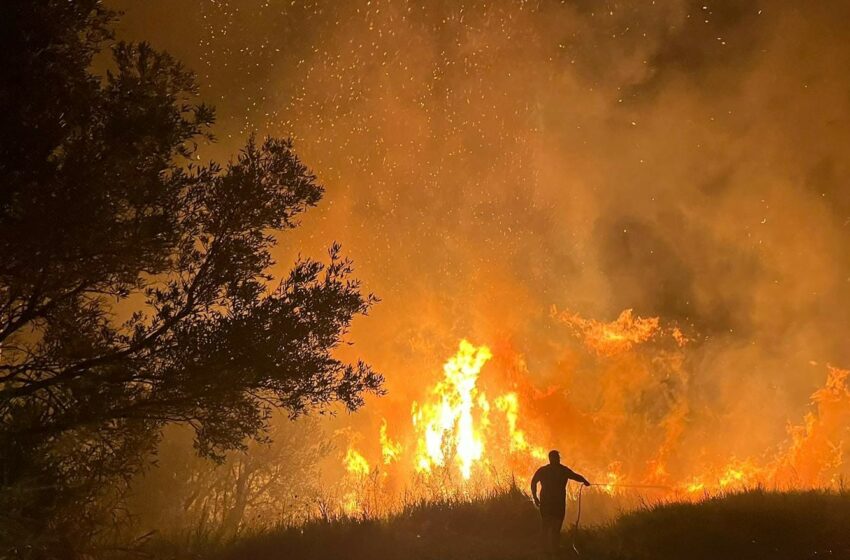  Grave incendio sulle colline di Cleto